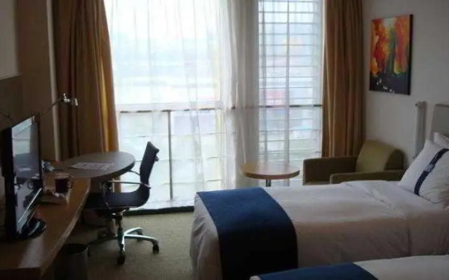 Holiday Inn Express Shanghai Meilong