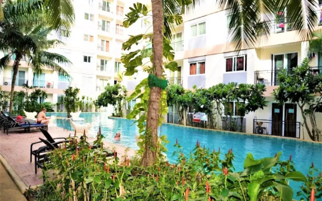Park Lane Pattaya With Large Lagoon Swimming Pool