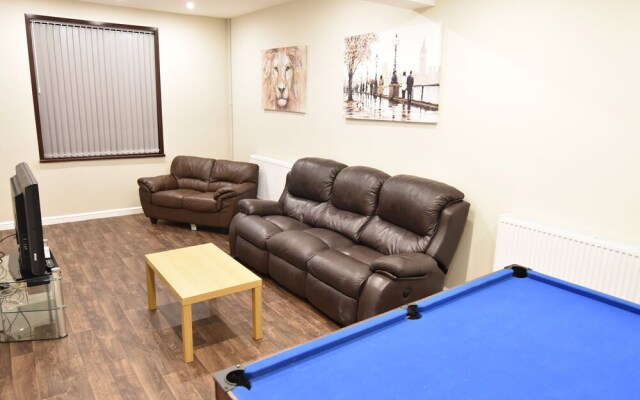 Spacious Holiday Home in Coventry near Coventry University