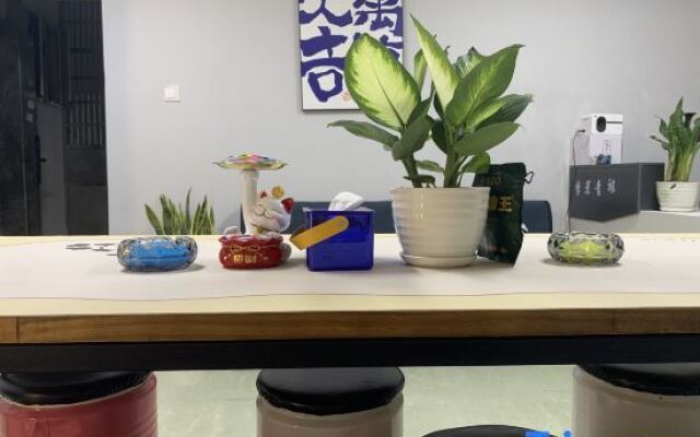 Jiyi Youth Hostel (Wuyi Square Huangxing Square)