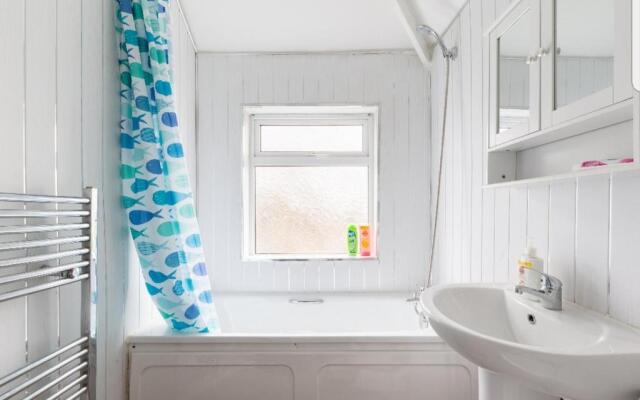 Monyhull Homestay - near City centre Kingsheath NIA NEC BHX