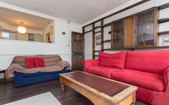 Central London Apartment With a Balcony