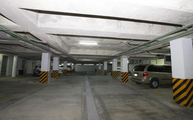 Downtown Apartment Oasis 12