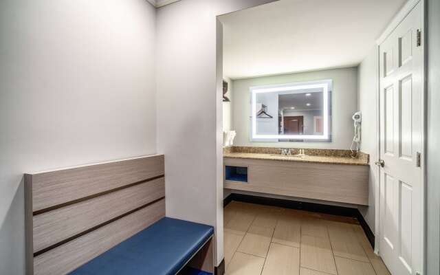 Travelodge Inn & Suites by Wyndham Bell Los Angeles Area
