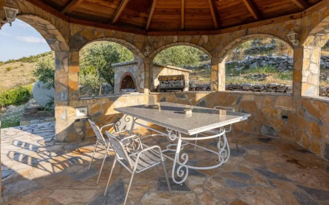 The Lake House 2 in Shkod r