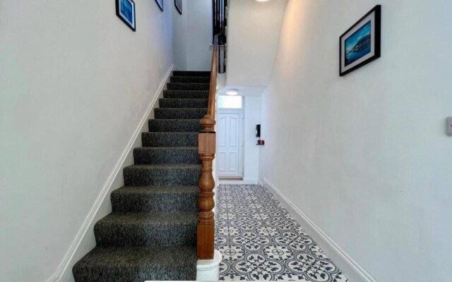 Remarkable 1-bed Seaview Beach Apartment Barmouth