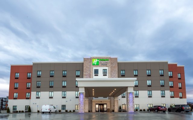 Holiday Inn Express & Suites Columbus - Worthington, an IHG Hotel