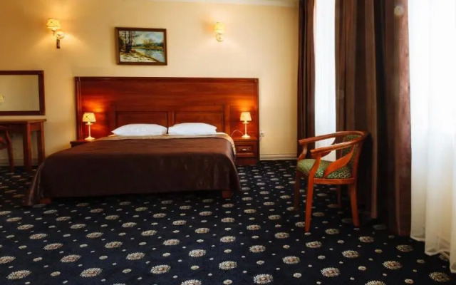 Otel'no-restorannyj kompleks Zlatogor