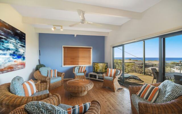 Peregian Beach House - 2/22 Avocet Parade