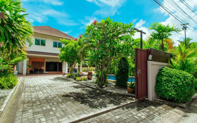 Private Residence Hosted by Sasithorn