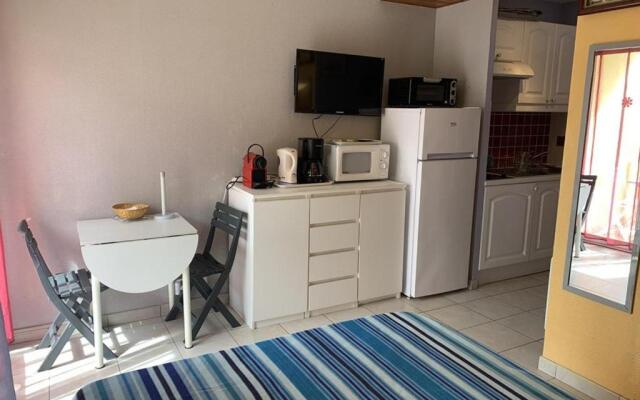 Appartement Balaruc-les-Bains, 1 pièce, 2 personnes - FR-1-571-20