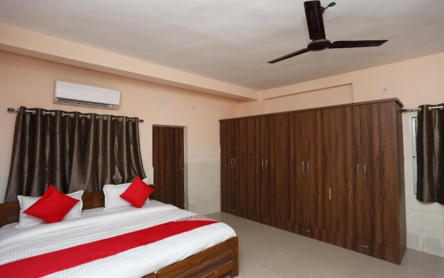 Hotel Royal Palm by OYO Rooms