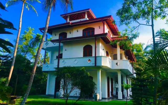Villa Sureka