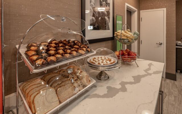 Hampton Inn & Suites Dallas/Plano Central