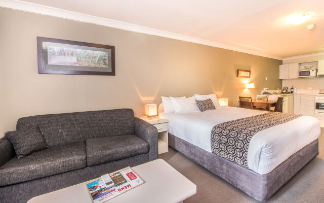 Horizons Lake Jindabyne