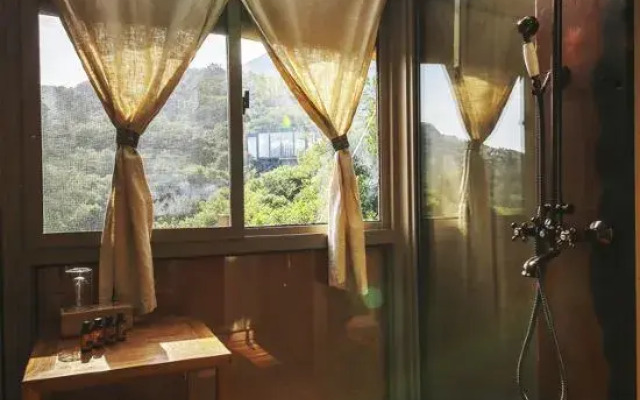 Yigelu Yeshe Tent Campsite Hostel