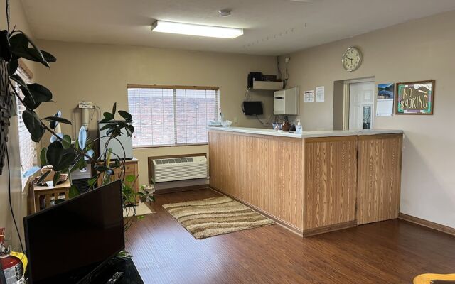 Town & Country Motel