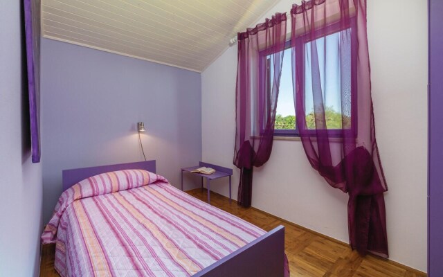 Stunning Home in Tar With Wifi and 4 Bedrooms