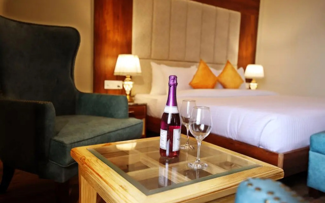 The Amparo - By Pearl Adventure