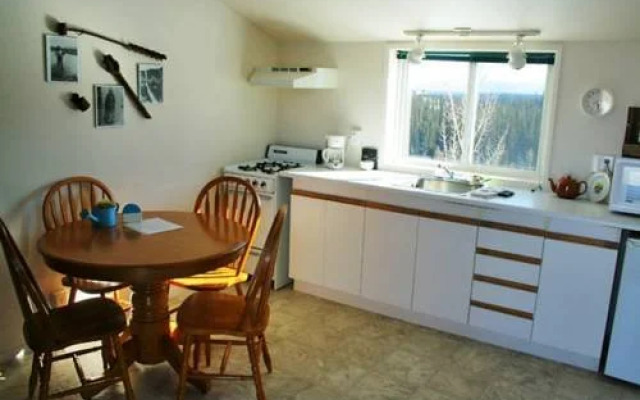 Mountain Ridge Motel & R V Park