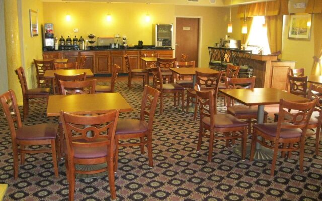 Best Western Plus Hannaford Inn & Suites