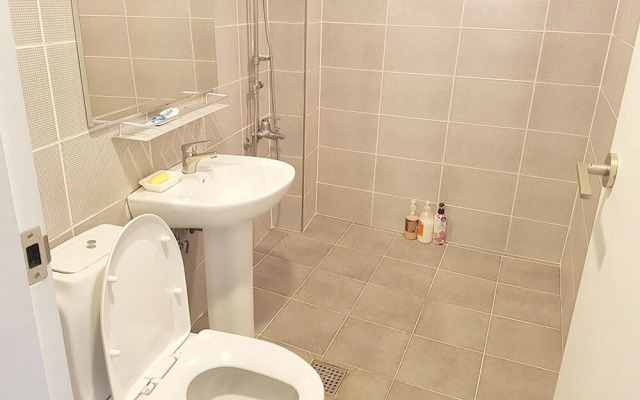 Tongyeong With Guest House