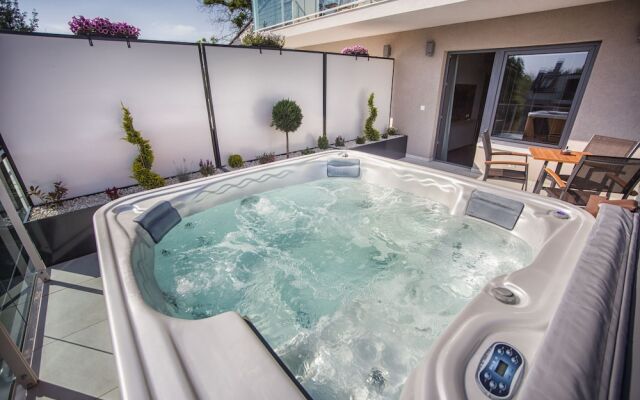 Onyx Luxury