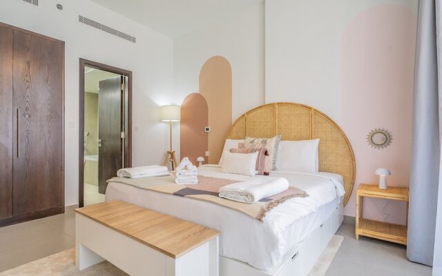 Charming Tropical Apartment Minutes To Dubai Mall