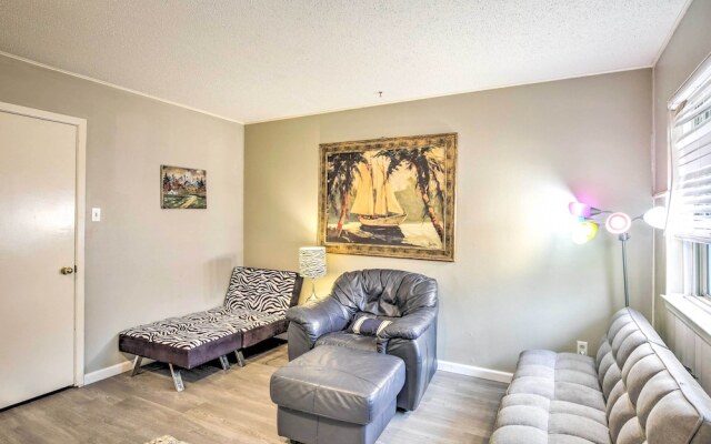 Pet-friendly Dallas Townhome w/ Outdoor Grill