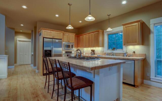 Big Pine-Ac-3Br/2.5Ba