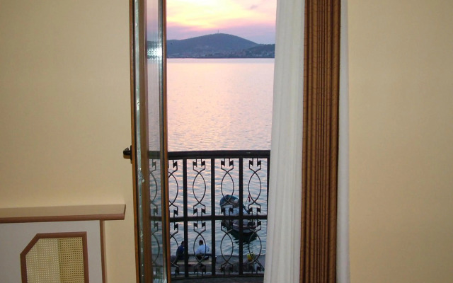 Ayvalik Palas Hotel