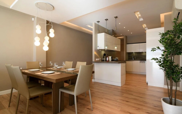 142m² Bright Alimos Apartment with Marina View