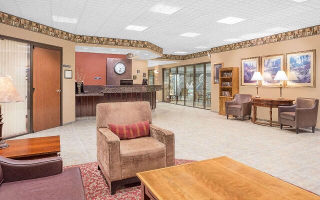 Ramada By Wyndham Waupaca