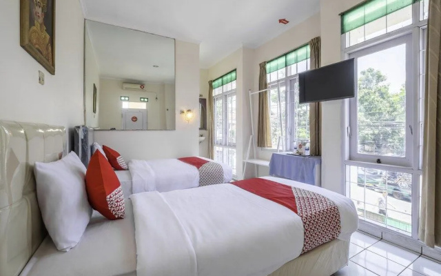 OYO Flagship 1779 Syahransah Guest House
