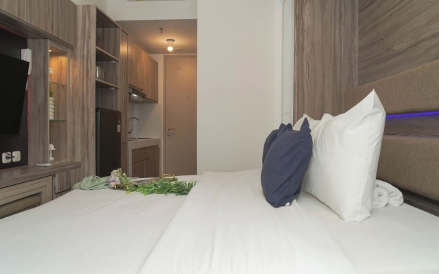 Functional Studio With Murphy Bed At Tokyo Riverside Pik 2 Apartment – Guest Rooms – Jakarta