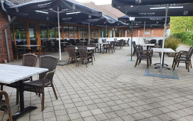 Olympia Hotel & Restaurant