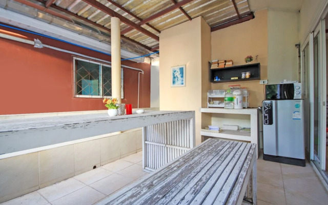 Phuket Airport Suites & Lounge Bar