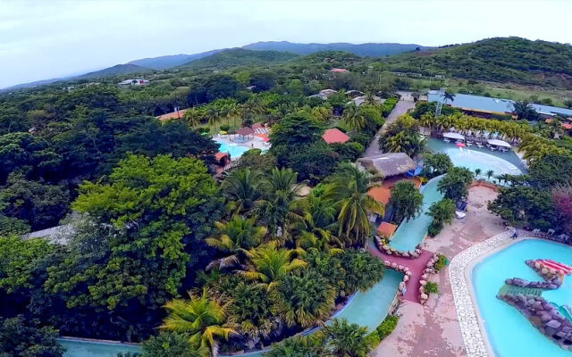 Valle Dorado Resort & Parque Acuático