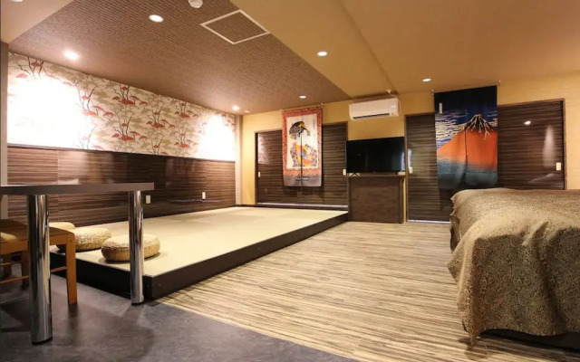 J hotel