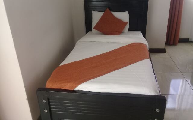Hotel Wagon Wheel