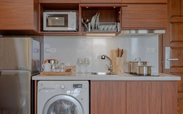 Moon West Lake Serviced Apartment