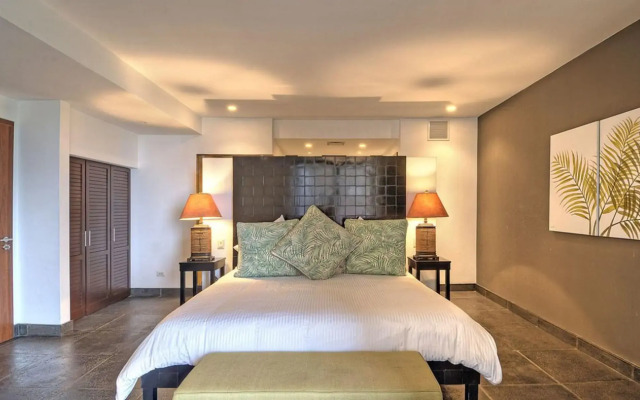Los Altos Resort