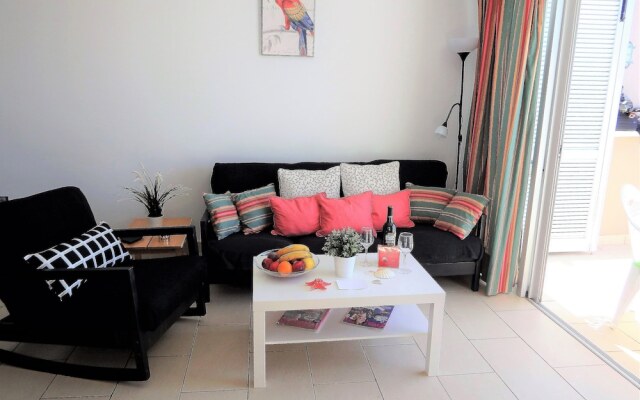 Apartment Poris with Sea View and Pool