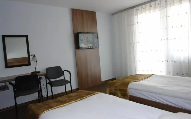 Hotel Junior