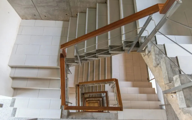 Pool Front Sexy Studio Fully Furnished Apartment