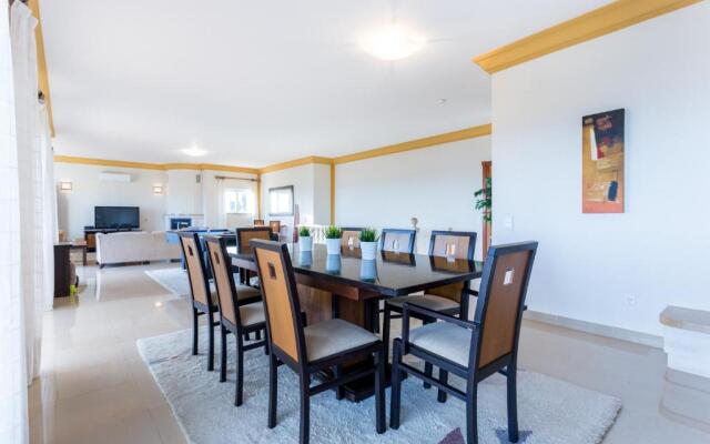 CoolHouses Algarve Luz, 5 bed villa & pool, Casa N