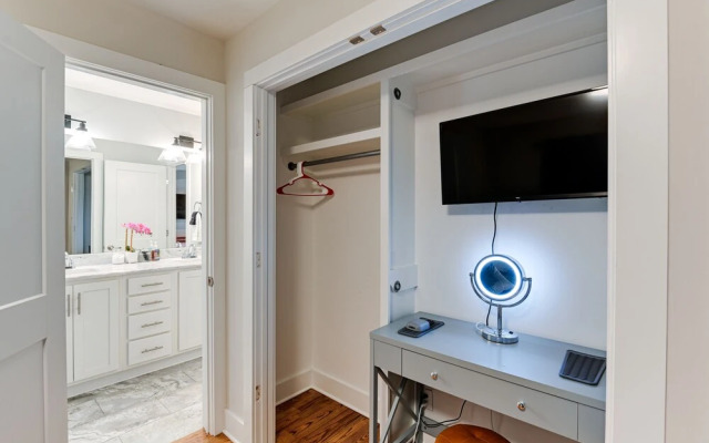 Pet-friendly Nashville Retreat ~ 3 Mi to Downtown!