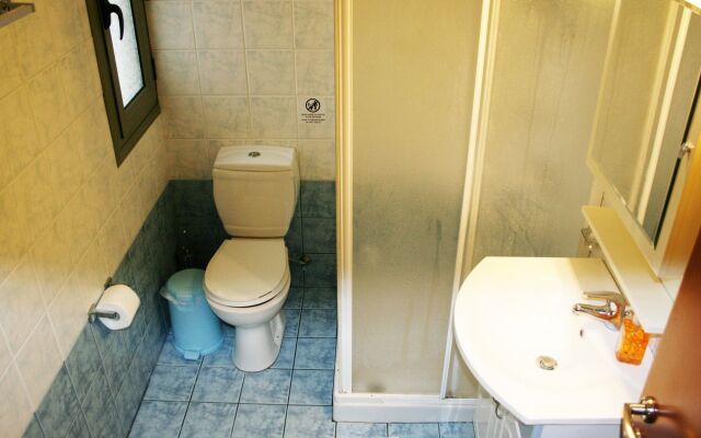 Lagoon View Apartments - Adults Only