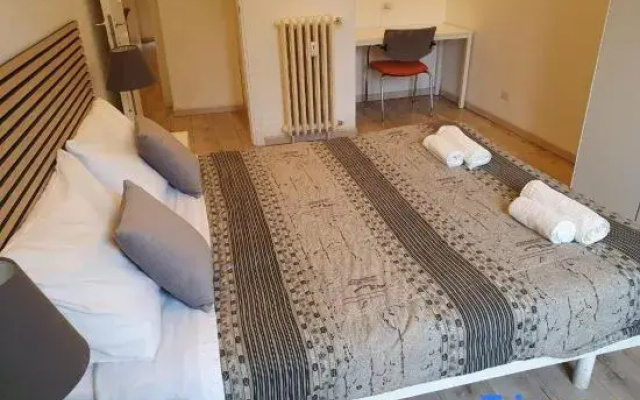 Spacious & Lovely - 4 Queen Bed