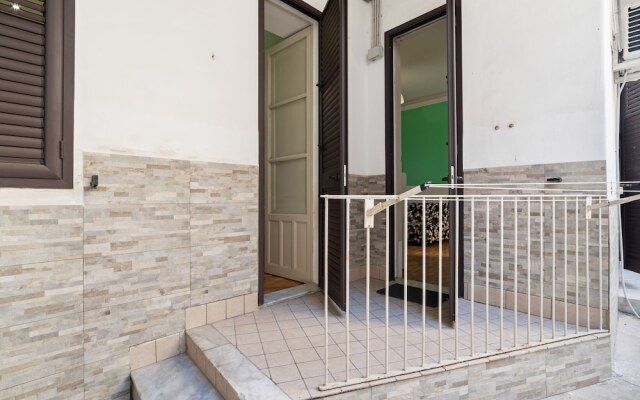 Pleasant Holiday Home in Catania With Balcony